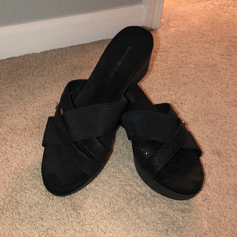 Black Bandolino platform